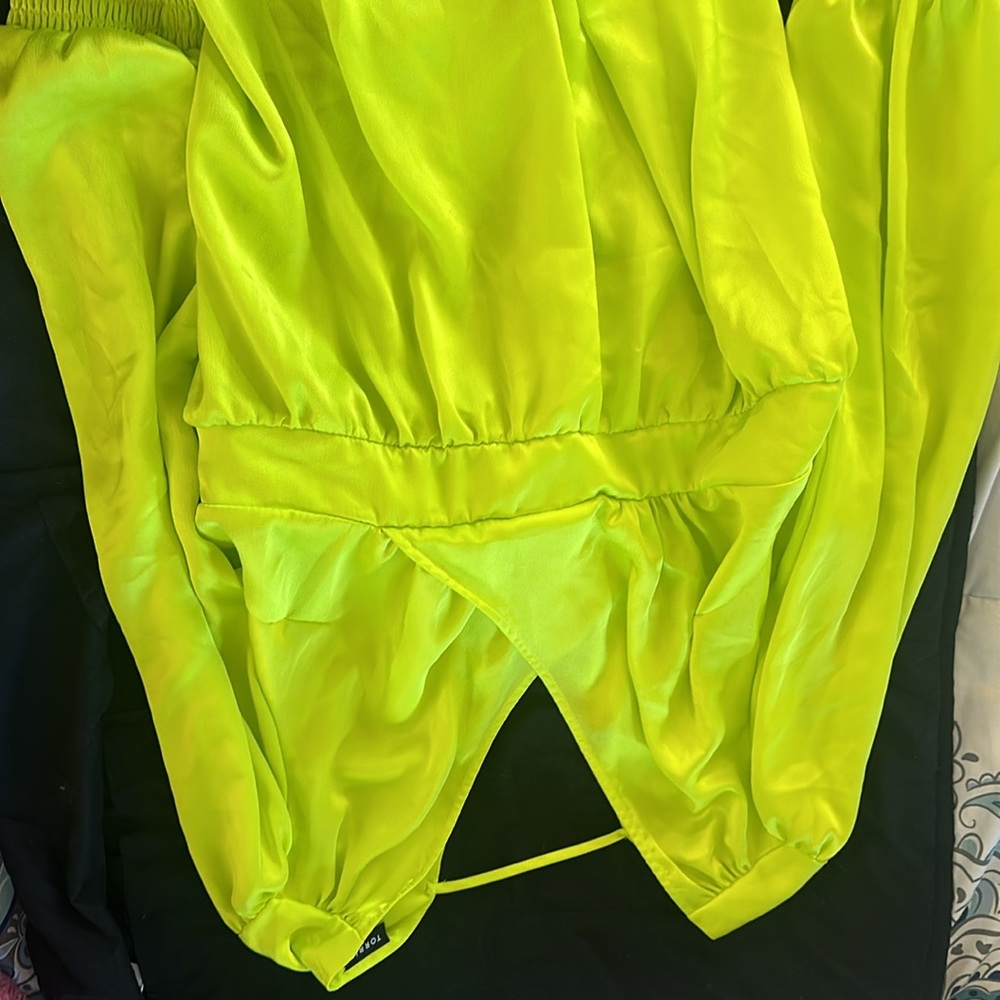 Neon/flourescent top made by torrid size 1 baby doll style, worn once - Picture 6 of 6